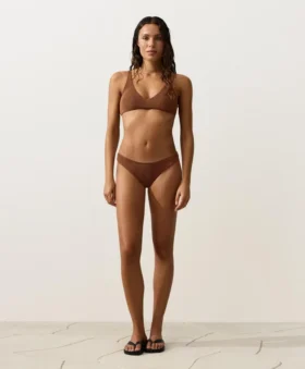 Culottes brésiliennes froncées avec découpe en U