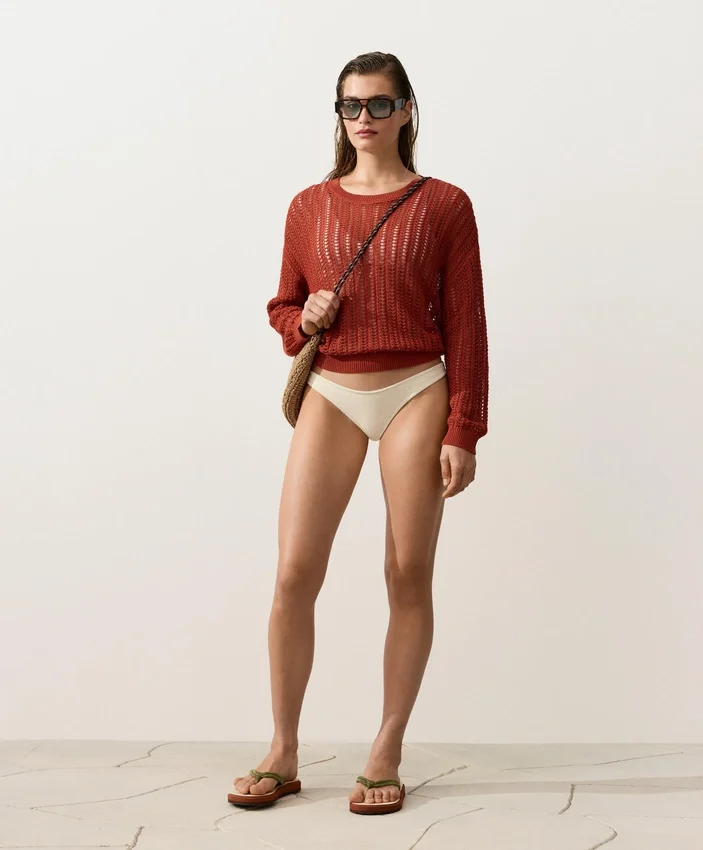 Culottes brésiliennes froncées avec découpe en U Culottes brésiliennes froncées avec découpe en U