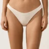 Culottes de bain à couverture moyenne avec découpe en U et texture à bulles en crochet Culottes de bain à couverture moyenne avec découpe en U et texture à bulles en crochet