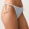 Culottes de bain à couverture moyenne texturées à rayures avec liens Culottes de bain à couverture moyenne texturées à rayures avec liens