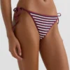 Culottes de bain à couverture moyenne texturées à rayures avec liens Culottes de bain à couverture moyenne texturées à rayures avec liens