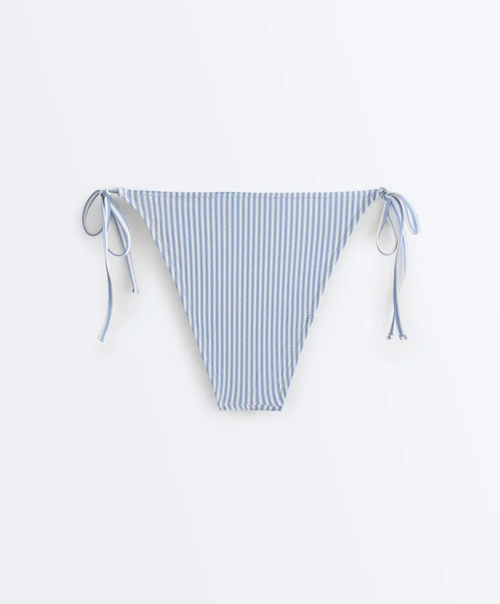 Culottes de bain à couverture moyenne texturées à rayures avec liens Culottes de bain à couverture moyenne texturées à rayures avec liens