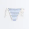 Culottes de bain à couverture moyenne texturées à rayures avec liens Culottes de bain à couverture moyenne texturées à rayures avec liens