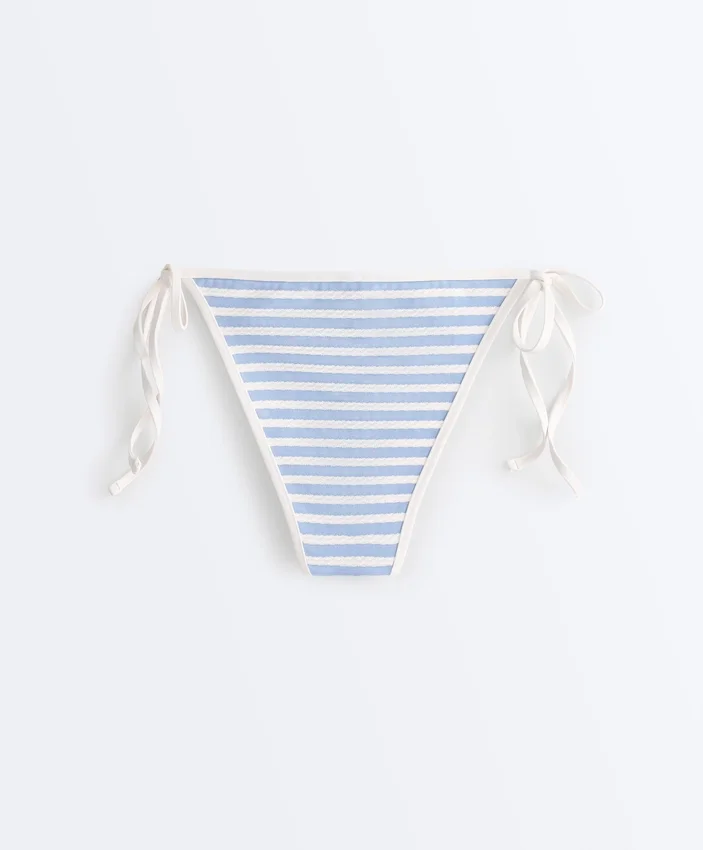 Culottes de bain à couverture moyenne texturées à rayures avec liens Culottes de bain à couverture moyenne texturées à rayures avec liens