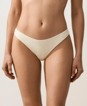 Culottes de bikini à coupe en U et en tissu froissé, couvrance moyenne