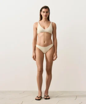 Culottes de bikini à coupe en U et en tissu froissé, couvrance moyenne