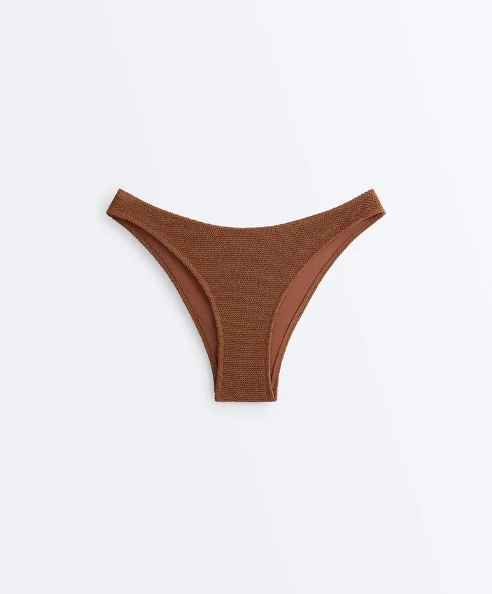 Culottes de bikini à coupe en U et en tissu froissé, couvrance moyenne Culottes de bikini à coupe en U et en tissu froissé, couvrance moyenne