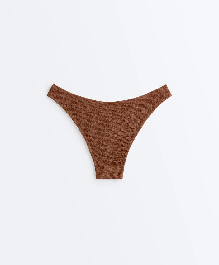 Culottes de bikini à coupe en U et en tissu froissé, couvrance moyenne Culottes de bikini à coupe en U et en tissu froissé, couvrance moyenne