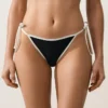 Culottes de bikini à couverture moyenne avec bordures contrastées et liens