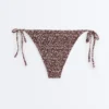 Culottes de bikini à couverture moyenne avec smocks et liens