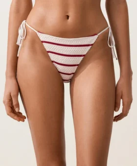 Culottes de bikini à couverture moyenne en crochet rayé avec liens