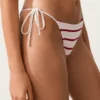 Culottes de bikini à couverture moyenne en crochet rayé avec liens