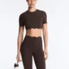 Leggings Compressive Core Control à taille haute et effet gainant, longueur cheville, avec motif ondulé Leggings Compressive Core Control à taille haute et effet gainant, longueur cheville, avec motif ondulé