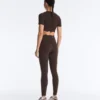 Leggings Compressive Core Control à taille haute et effet gainant, longueur cheville, avec motif ondulé Leggings Compressive Core Control à taille haute et effet gainant, longueur cheville, avec motif ondulé