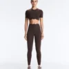 Leggings Compressive Core Control à taille haute et effet gainant, longueur cheville, avec motif ondulé Leggings Compressive Core Control à taille haute et effet gainant, longueur cheville, avec motif ondulé