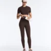 Leggings Compressive Core Control à taille haute et effet gainant, longueur cheville, avec motif ondulé Leggings Compressive Core Control à taille haute et effet gainant, longueur cheville, avec motif ondulé