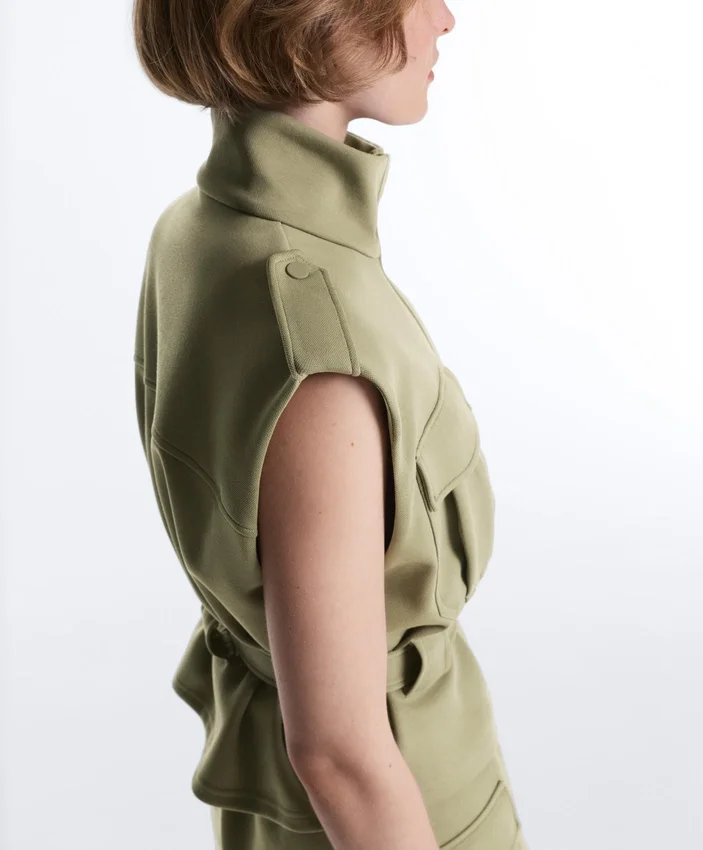 Gilets sans manches utilitaires en piqué avec ceinture en coton Gilets sans manches utilitaires en piqué avec ceinture en coton