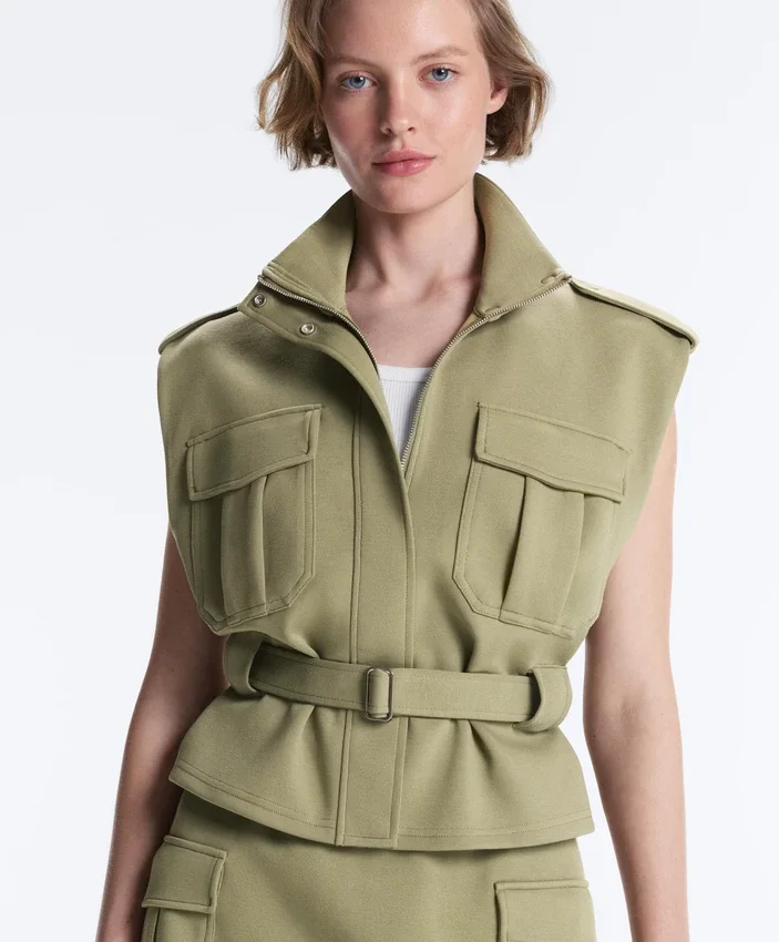 Gilets sans manches utilitaires en piqué avec ceinture en coton Gilets sans manches utilitaires en piqué avec ceinture en coton