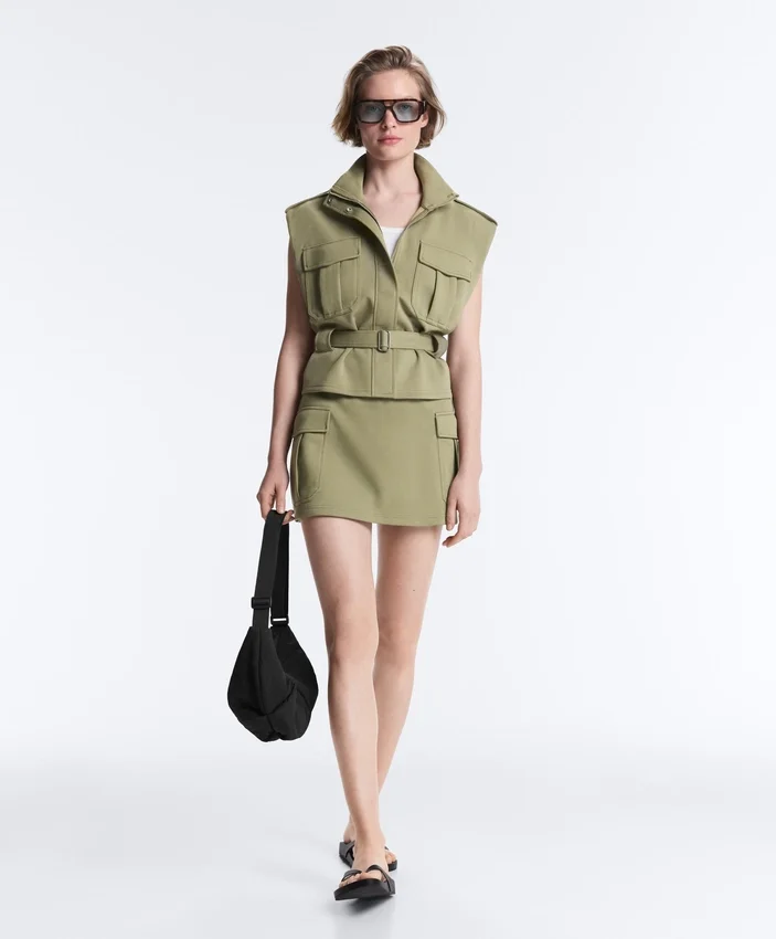 Gilets sans manches utilitaires en piqué avec ceinture en coton Gilets sans manches utilitaires en piqué avec ceinture en coton