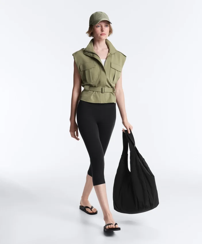 Gilets sans manches utilitaires en piqué avec ceinture en coton Gilets sans manches utilitaires en piqué avec ceinture en coton
