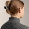 Grande pince à accessoires cheveux avec passepoil Grande pince à accessoires cheveux avec passepoil