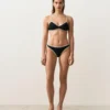 Culottes de bikini classiques à bordures contrastées Culottes de bikini classiques à bordures contrastées