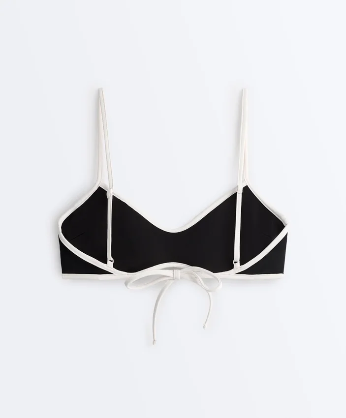 Haut de bikini à bordures contrastées Haut de bikini à bordures contrastées