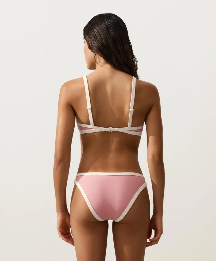 Culottes de bikini classiques à bordures contrastées Culottes de bikini classiques à bordures contrastées