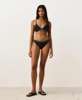 Haut de bikini triangle à passepoil et nouilles Haut de bikini triangle à passepoil et nouilles