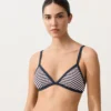 Haut de bikini triangle à rayures texturées Haut de bikini triangle à rayures texturées