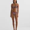 Haut de bikini triangle à rayures texturées Haut de bikini triangle à rayures texturées