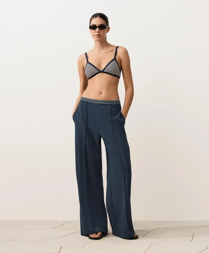 Haut de bikini triangle à rayures texturées Haut de bikini triangle à rayures texturées