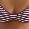 Haut de bikini triangle à rayures texturées Haut de bikini triangle à rayures texturées