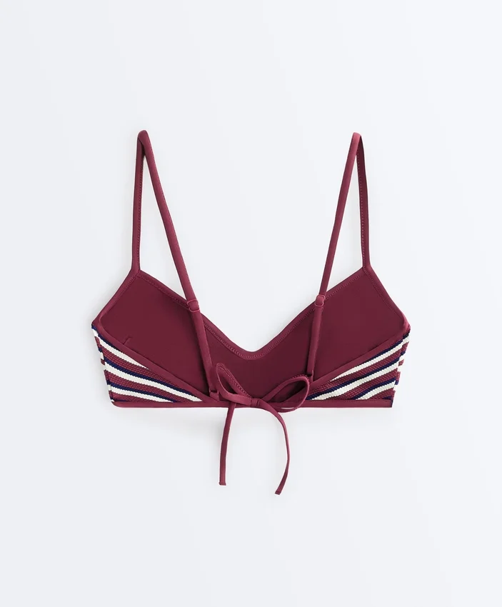 Haut de bikini triangle à rayures texturées Haut de bikini triangle à rayures texturées