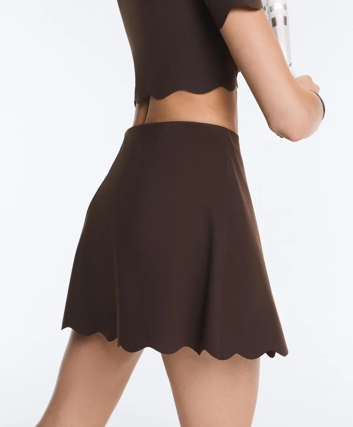 Jupe courte ondulée Compressive à taille haute Jupe courte ondulée Compressive à taille haute