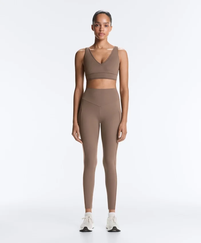 Soutien-gorge de sport Comfortlux à maintien moyen avec ourlet ajouré Soutien-gorge de sport Comfortlux à maintien moyen avec ourlet ajouré