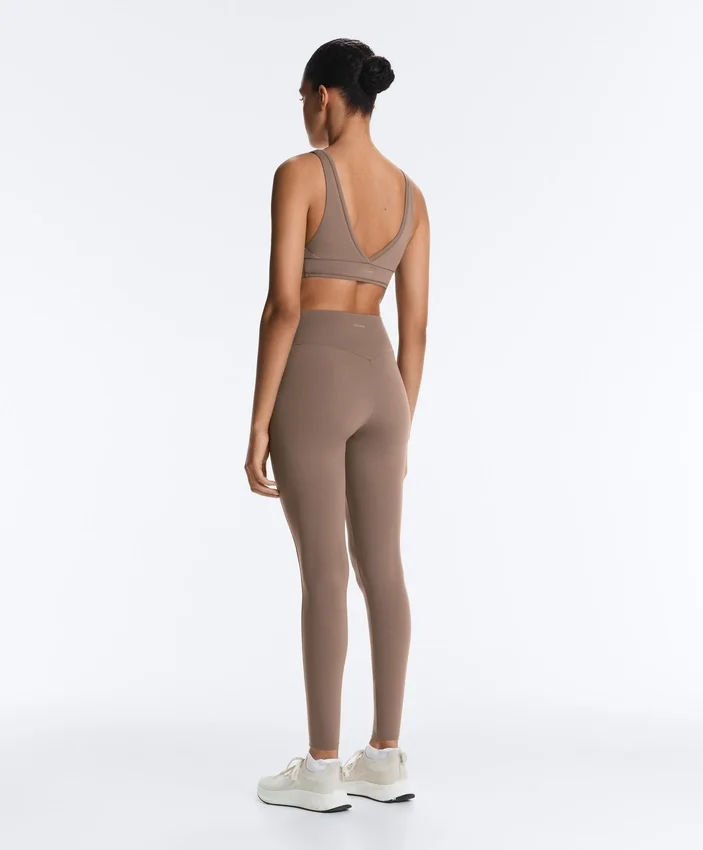 Soutien-gorge de sport Comfortlux à maintien moyen avec ourlet ajouré Soutien-gorge de sport Comfortlux à maintien moyen avec ourlet ajouré