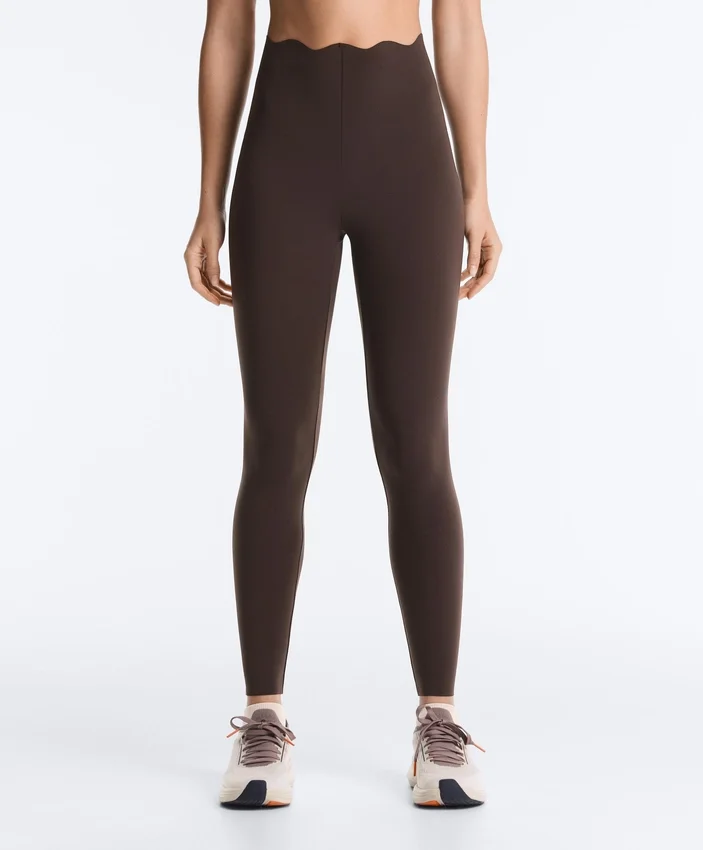 Leggings Compressive Core Control à taille haute et effet gainant, longueur cheville, avec motif ondulé Leggings Compressive Core Control à taille haute et effet gainant, longueur cheville, avec motif ondulé