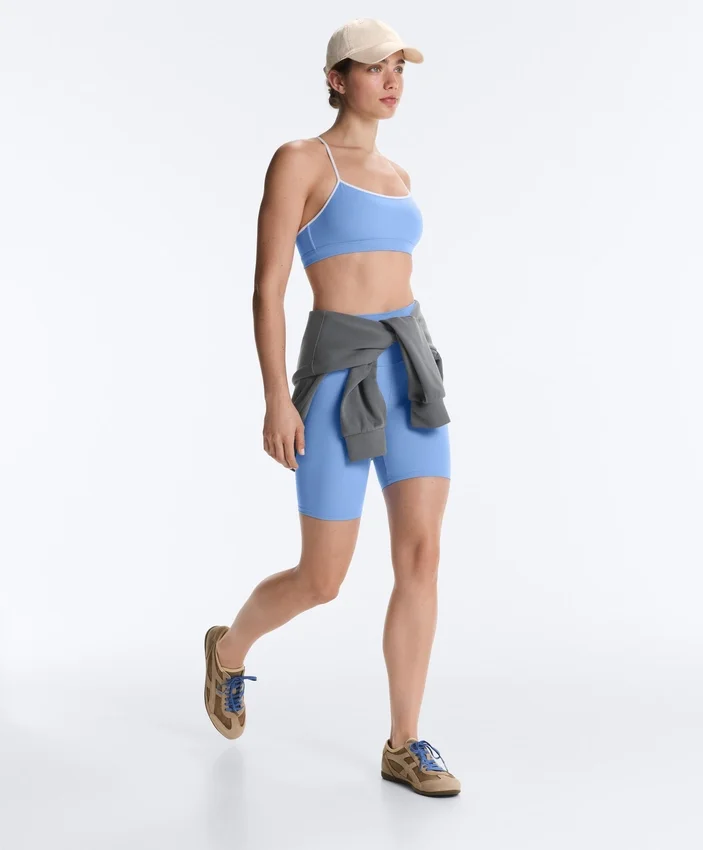 Soutien-gorge de sport Comfortlux à maintien léger avec passepoil Soutien-gorge de sport Comfortlux à maintien léger avec passepoil