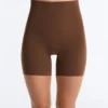 Leggings de cycliste taille haute invisible découpé au laser Leggings de cycliste taille haute invisible découpé au laser