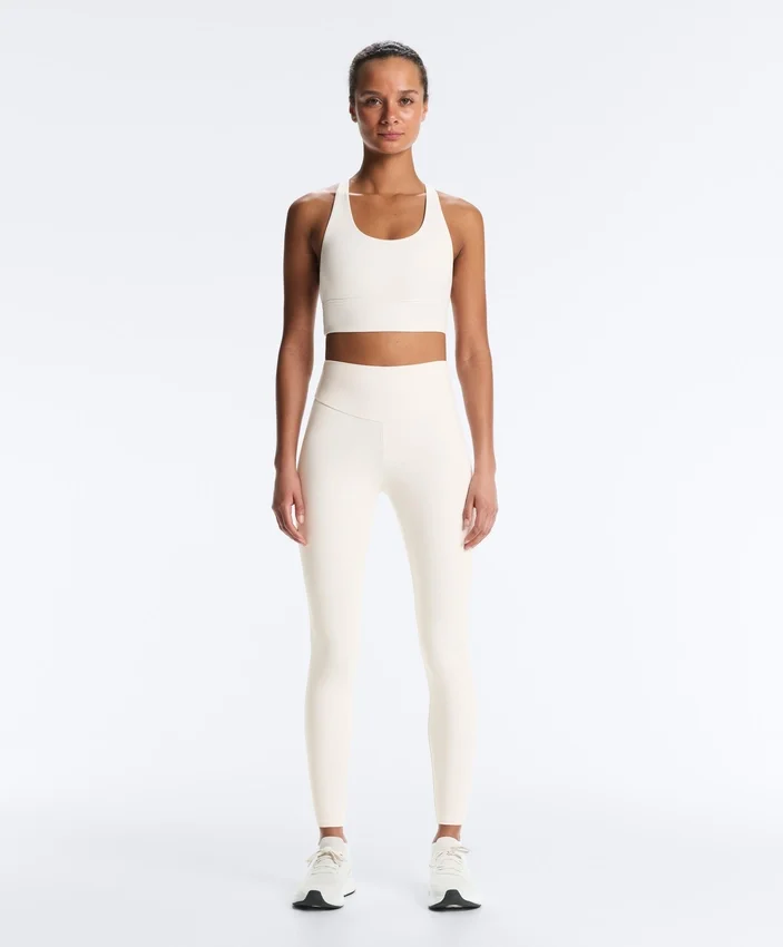Soutien-gorge de sport Comfortlux à maintien moyen avec bonnets Soutien-gorge de sport Comfortlux à maintien moyen avec bonnets