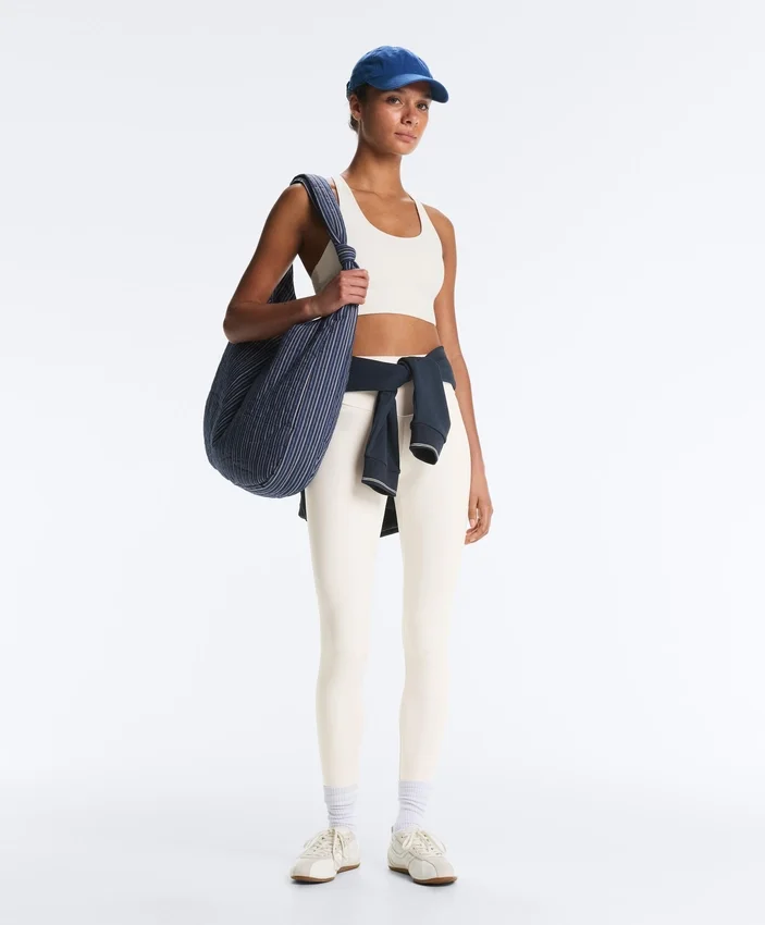 Soutien-gorge de sport Comfortlux à maintien moyen avec bonnets Soutien-gorge de sport Comfortlux à maintien moyen avec bonnets