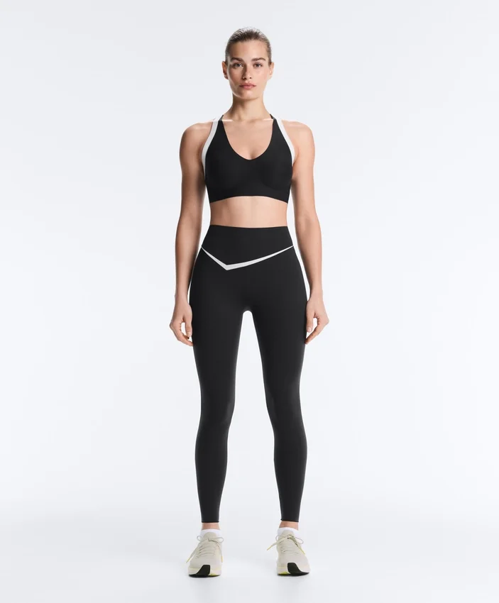 Soutien-gorge de sport Perfect-Adapt à maintien moyen et contrasté Soutien-gorge de sport Perfect-Adapt à maintien moyen et contrasté