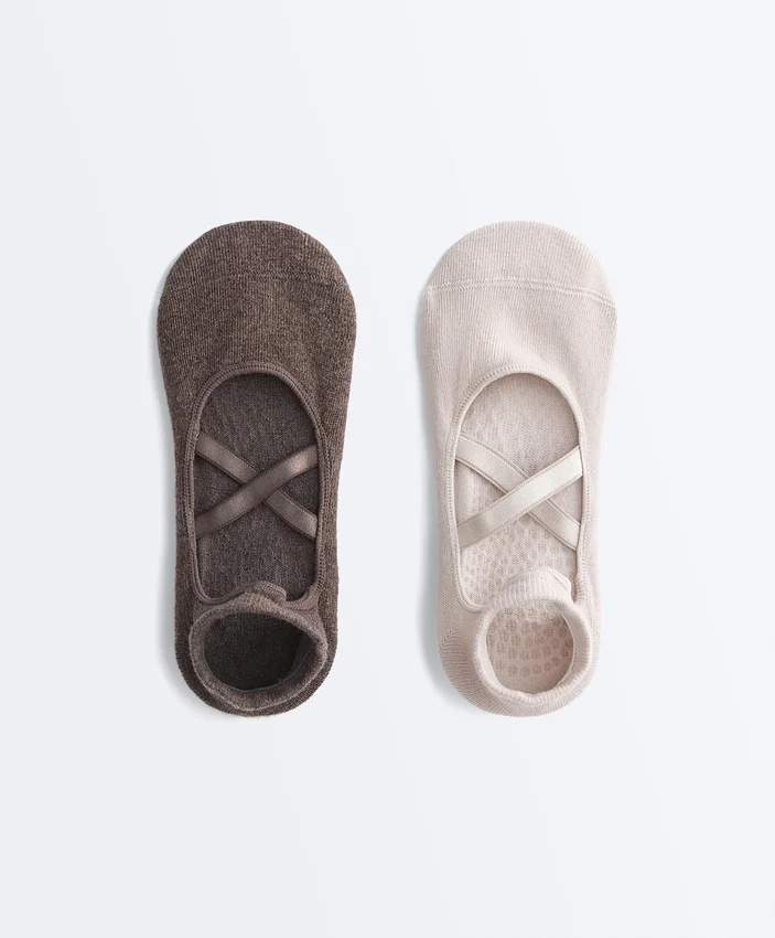 Lot de 2 paires de chaussettes de yoga et de Pilates en coton mélangé avec bandes croisées Lot de 2 paires de chaussettes de yoga et de Pilates en coton mélangé avec bandes croisées