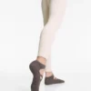 Lot de 2 paires de chaussettes de yoga et de Pilates en coton mélangé avec bandes croisées Lot de 2 paires de chaussettes de yoga et de Pilates en coton mélangé avec bandes croisées