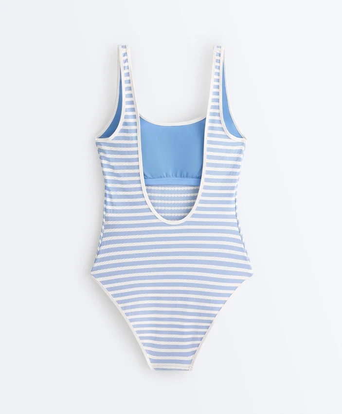 Maillot de bain à rayures texturées et encolure ronde Maillot de bain à rayures texturées et encolure ronde