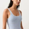 Maillot de bain à rayures texturées et encolure ronde Maillot de bain à rayures texturées et encolure ronde