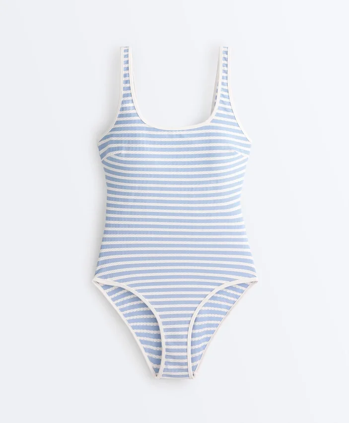 Maillot de bain à rayures texturées et encolure ronde Maillot de bain à rayures texturées et encolure ronde