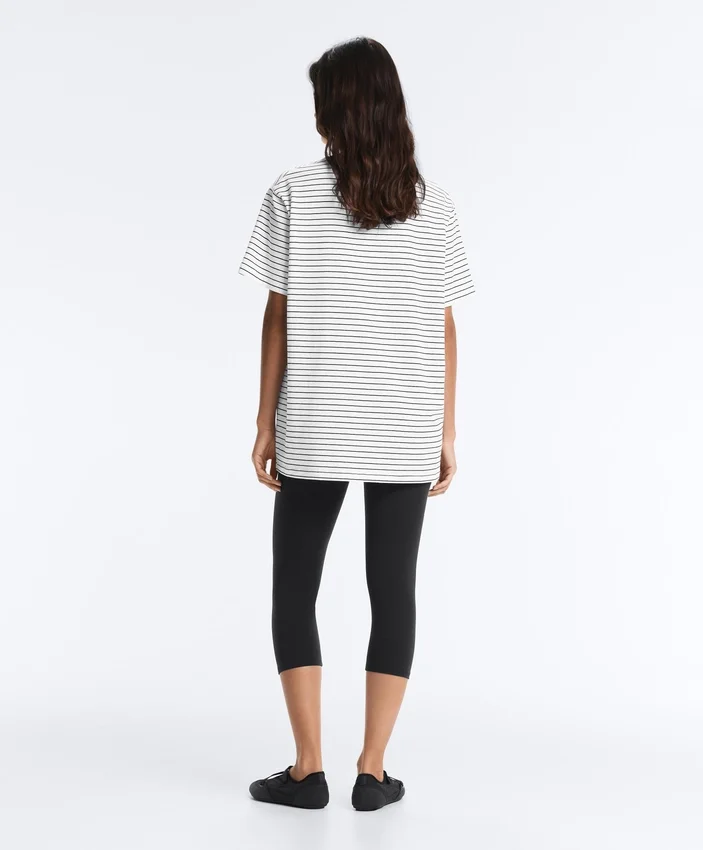Oversize T-shirt à manches courtes en coton mélangé avec rayures contrastées Oversize T-shirt à manches courtes en coton mélangé avec rayures contrastées