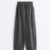 Pantalon cargo en nylon déperlant Pantalon cargo en nylon déperlant